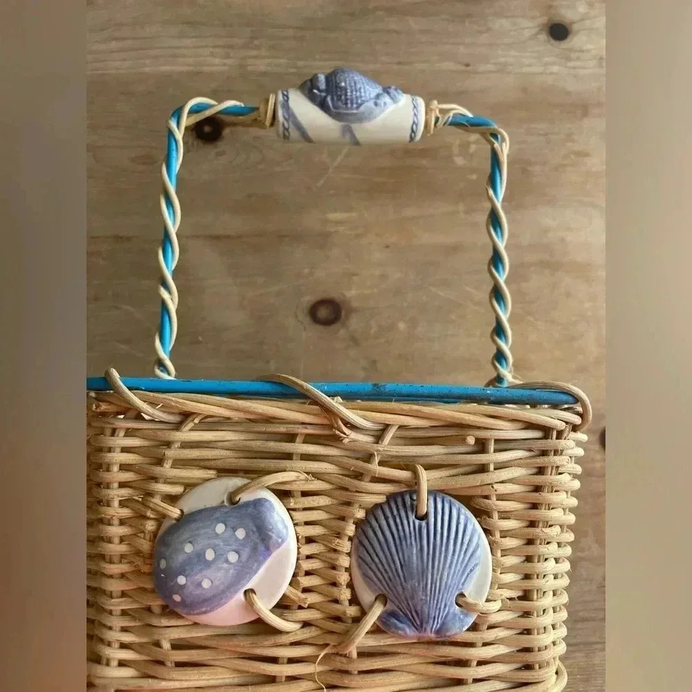 Vintage Beach/Picnic silverware caddy w ceramic shell accents